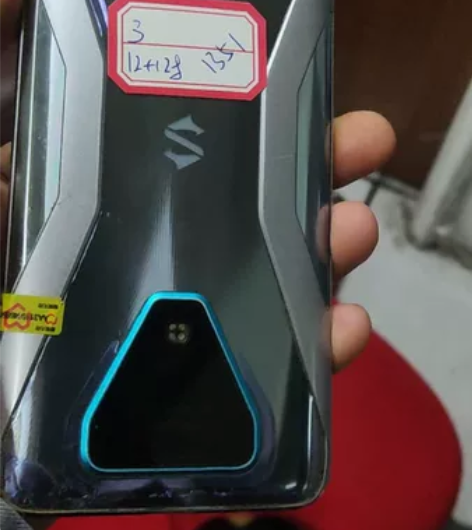 黑鲨3游戏手机 (5G) 12+128 骁...