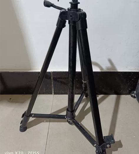 画架！九成新，便宜耐用！ 本人统考完不再需...