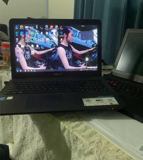 华硕i3 笔记本电脑 实体店原价4700现...