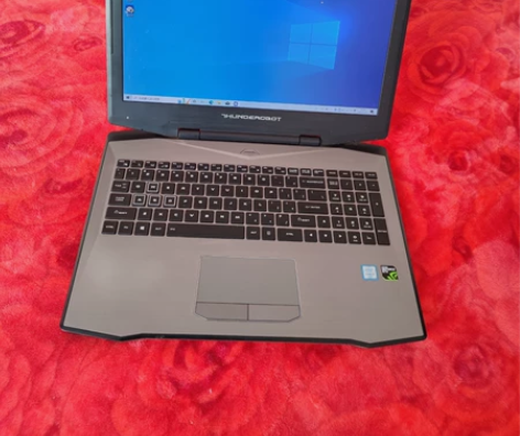 i7六代四核GTX1060顶配16G雷神吃...