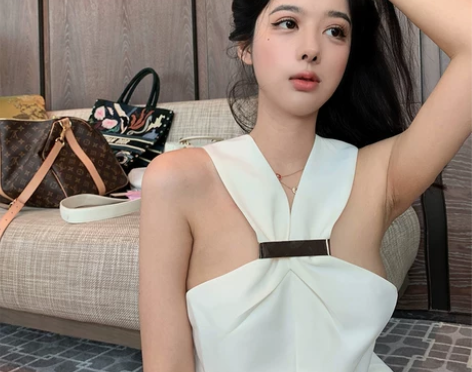 2020夏季新款潮流时尚性感显瘦修身V领镶...