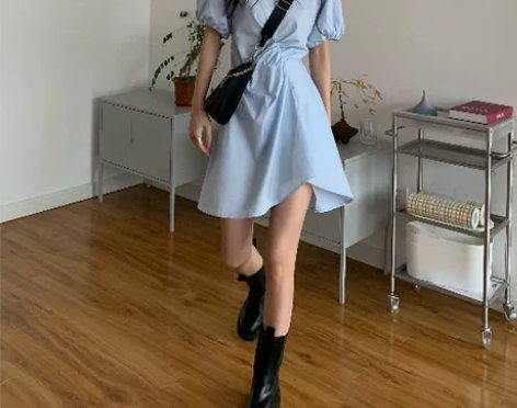 全新。法式不规则泡泡短袖衬衫连衣裙女夏季新...