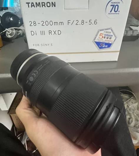 腾龙28200 国行 有箱 前面镜头有些划...