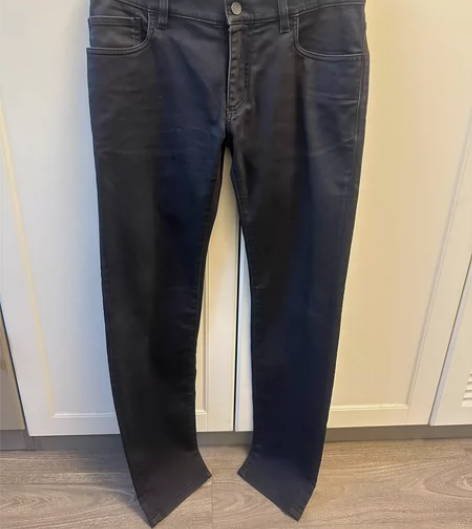 杜嘉班纳男士纯棉微弹最新款小脚牛仔裤.版型...