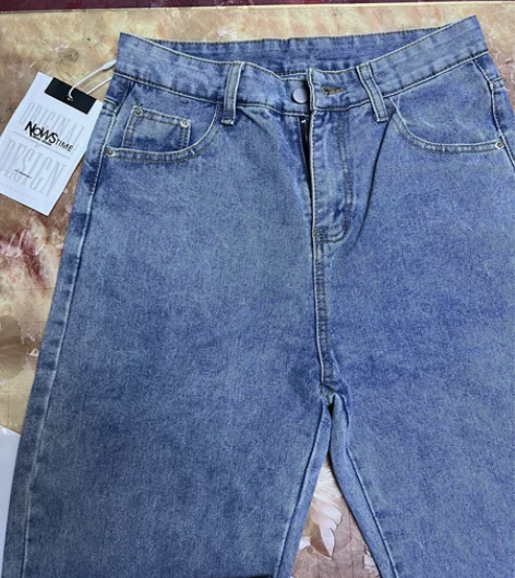 牛仔裤 没穿过 有点小 男女同款 M...