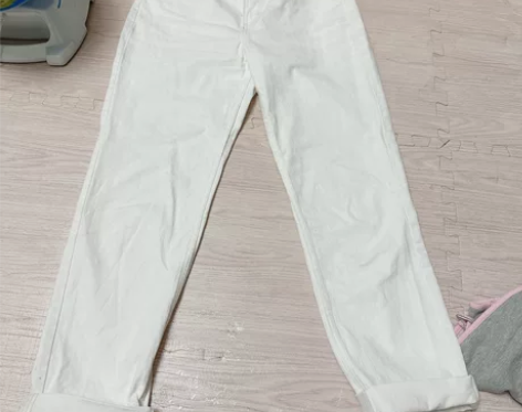 H##amp；amp；M 乳白色牛仔裤 版...