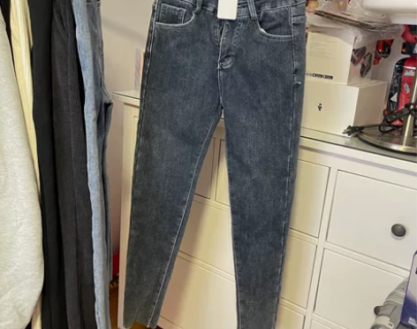 加绒牛仔裤，亏本出，全新，服装清仓，腰围6...