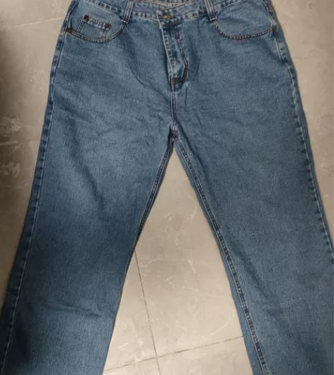 牛仔裤，看好再买，不退不换。偏远地区不包邮...