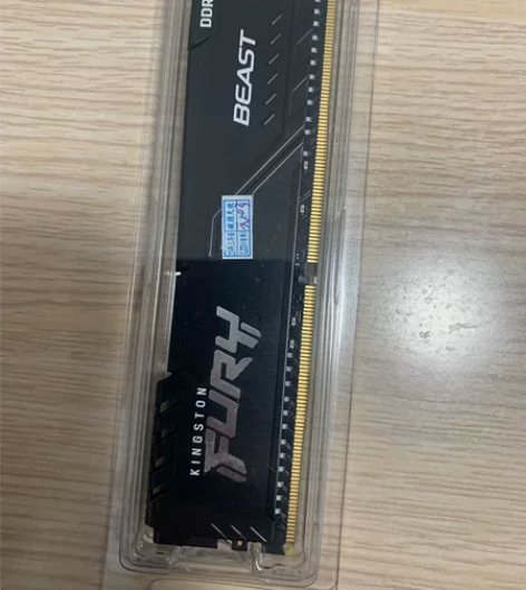 全新骇客神条16G／3200内存 感兴趣的...