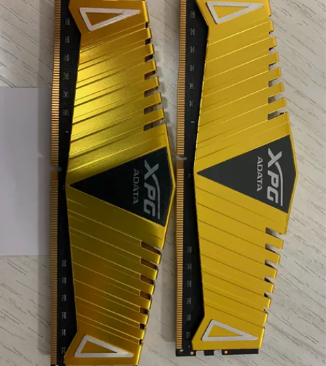 威刚内存，3200、2×8G套条，有一根坏...