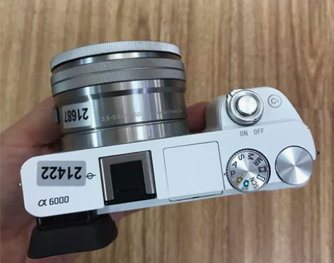索尼A6000配16-50微单套机家用练手...