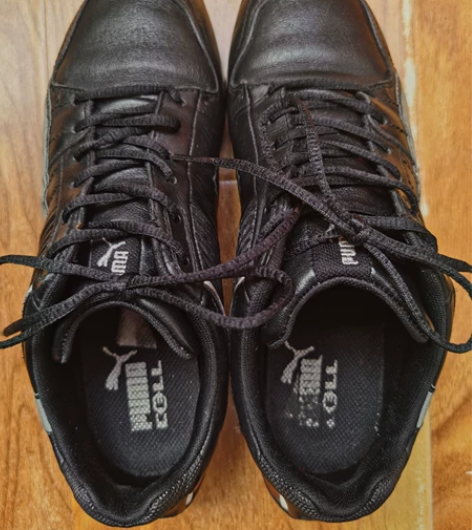 38女款彪马鞋。皮毛新旧程度轻微磨损。价格...