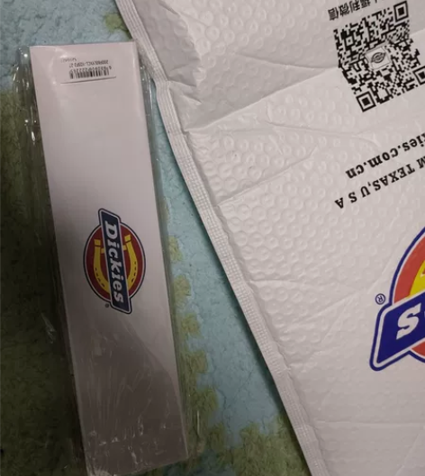 Dickies   全新，包装盒都没打开。...