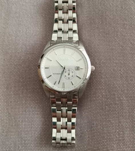 西铁城手表品相不错 感兴趣的话点“我想要”...