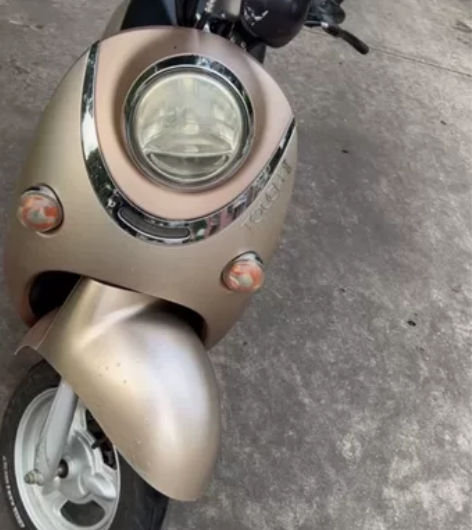 出电动车 自己骑的 感兴趣的话点“我想要”...