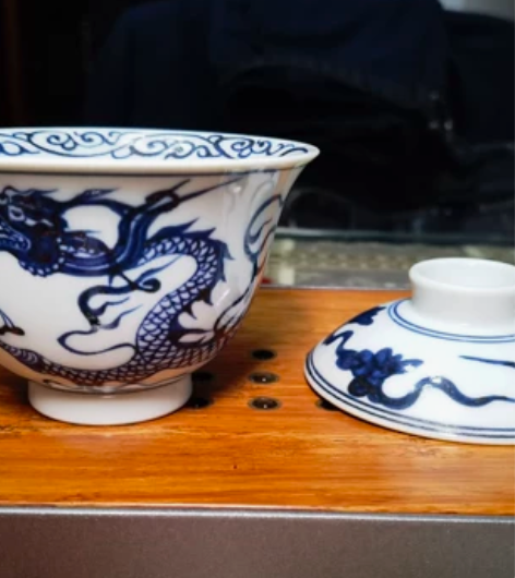 元龙青花盖碗，口径8.9高5.8容量120...