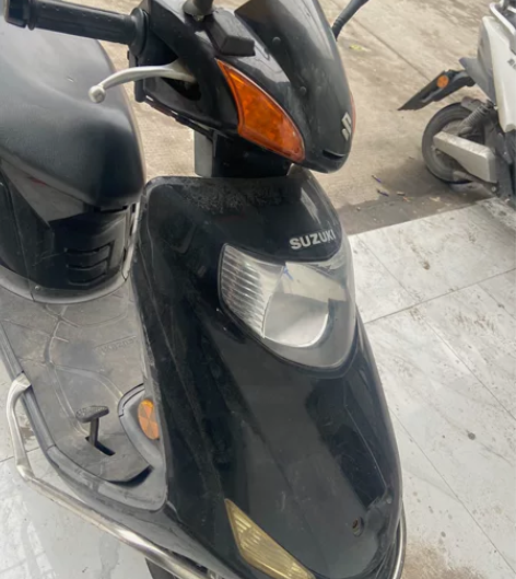 铃木踏板摩托车125，嘎嘎好骑，给油就走，...