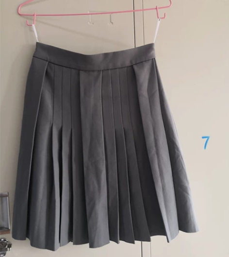 闲置百褶裙，腰围66，裙长46。 感兴趣的...