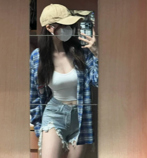 幂式穿搭毛边牛仔短裤女夏季美式甜辣妹破洞直...