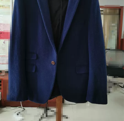 购于杭州临平银泰 质量挺好的  呢子男士小...