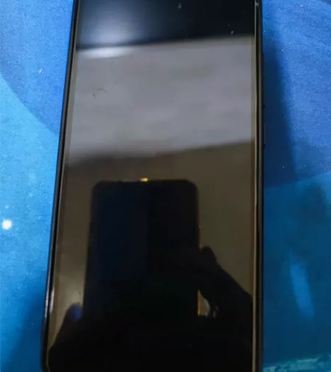 小米红米6p也不知道怎么回事。修过摄像头以...