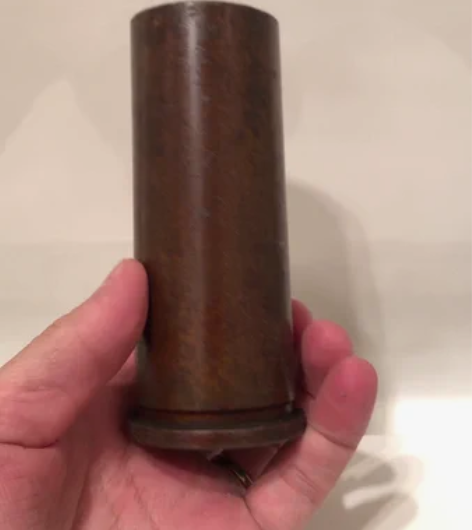 笔筒，子弹头笔筒。皮克好。尺寸：高12cm...