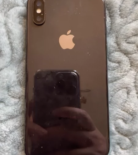 iphone x 256g 购于京东 屏幕...
