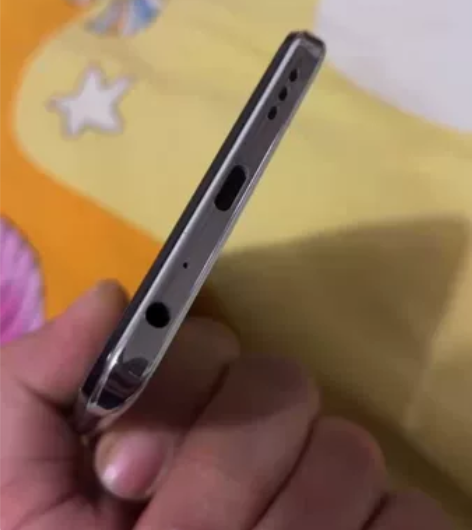 vivo Y76s白色  9.9新 256...