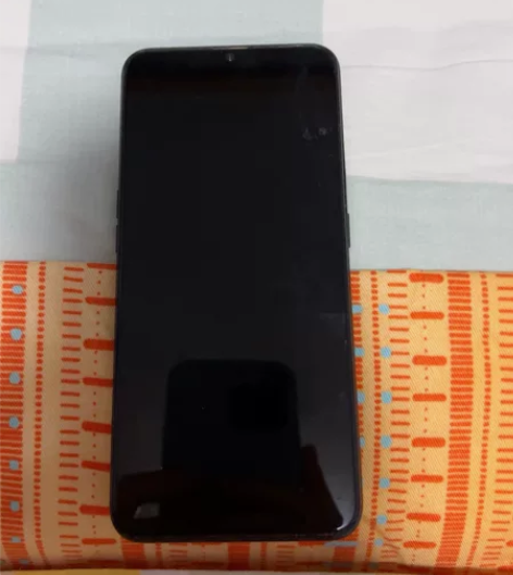 买个闲置oppoA9，没有磕碰，保护的很好...