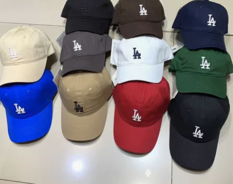 软顶棒球帽，，99新，黑色红色卡其色墨绿色...