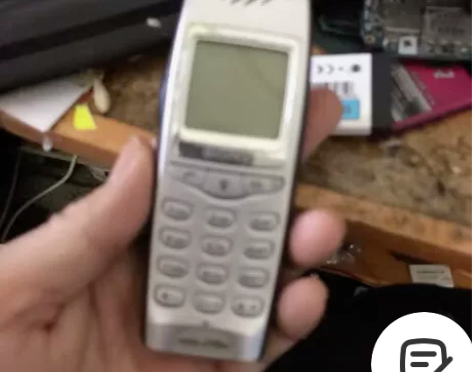 Sony j70手机原装带一个电池 万能冲...