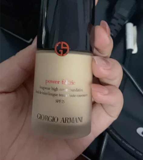 阿玛尼红标粉底，2号，八成新， 感兴趣的话...