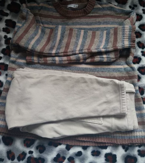 时尚韩版毛衣裤子，裤子是加绒的，s码 50...