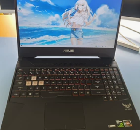 出个飞行堡垒7游戏本   无伤无病成色非常...