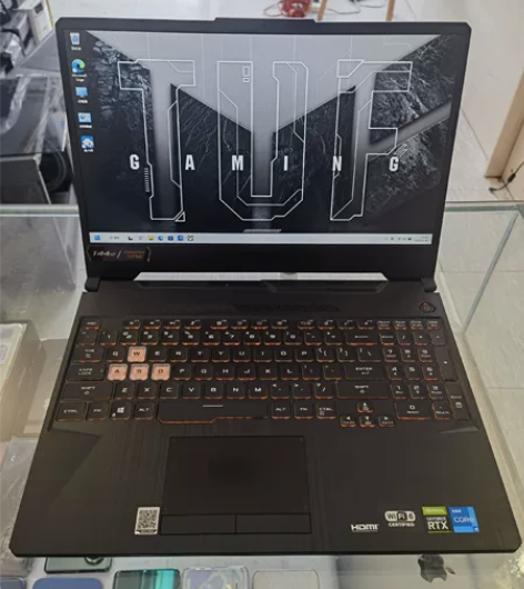 华硕飞行堡垒9游戏本，成色9新，配置看图，...