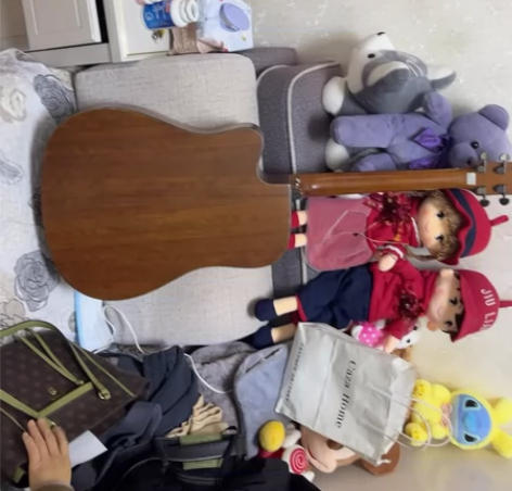 initer吉他 原价七百。媳妇有娃了不玩...