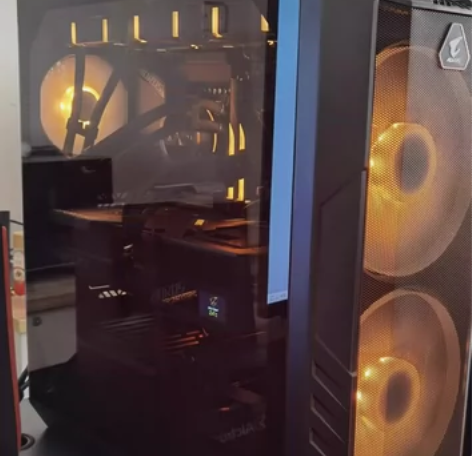 酷冷至尊HAF500机箱，99新，使用不到...