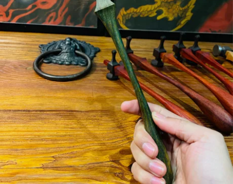 欧式打金锤，原创柄型，锤柄采用阿根廷绿檀木...