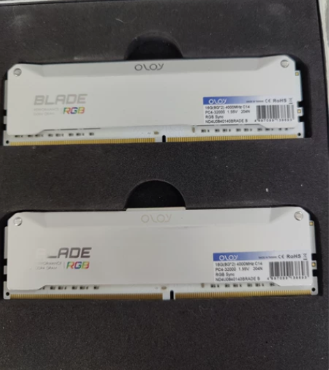 oloy ddr4  4000 c14 内...
