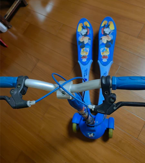 DISNEY 滑板车 双板 孩子大了 不...