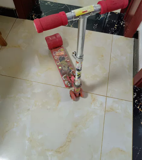 正品迪斯尼滑板车，孩子大了转给有需要的朋友...