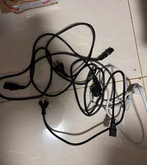 电脑电源线,一条10块便宜出售 感兴趣的话...