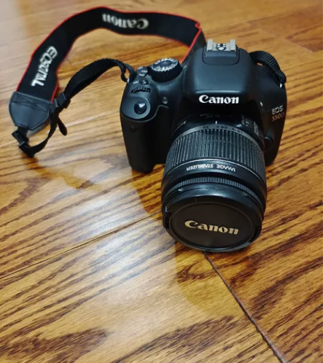 佳能单反相机EOS 550D，九成新，使用...