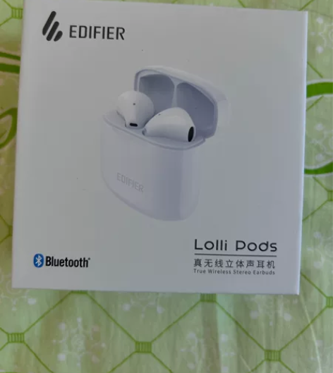 漫步者蓝牙耳机，只用过三次9成新，有保护套...