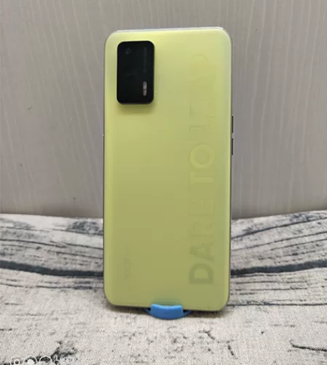 realme Q3 Pro ，萤火虫8+1...