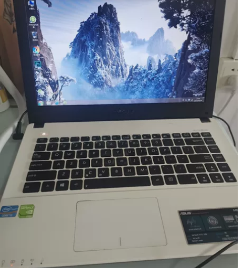 华硕笔记本，i3，4GB内存，500GB硬...