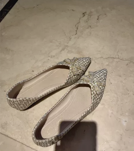 蝴蝶结金色钻单鞋38码 正码哦 9新就穿了...