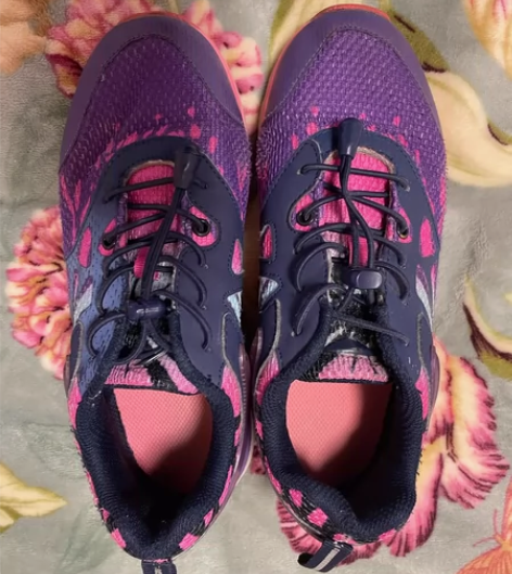 34码,李宁牌,春秋穿运动鞋,奥特莱斯购入...