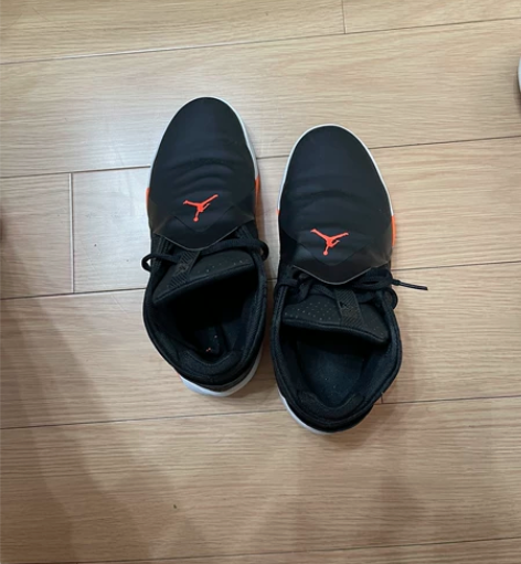 去台湾买的乔丹篮球鞋,42码,就穿过2次,...