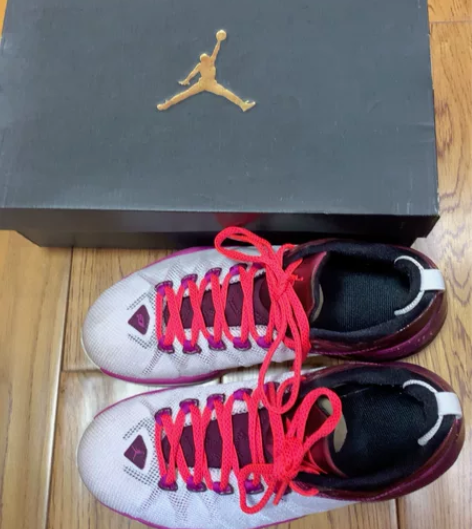 正品乔丹Jordan 篮球鞋 9成新 女款...
